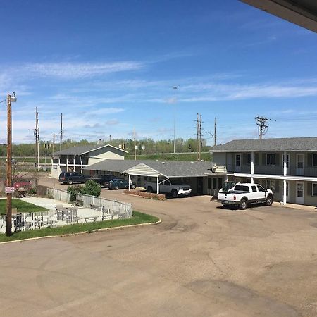 Colonial Motel And Rv Park Mandan Exterior photo